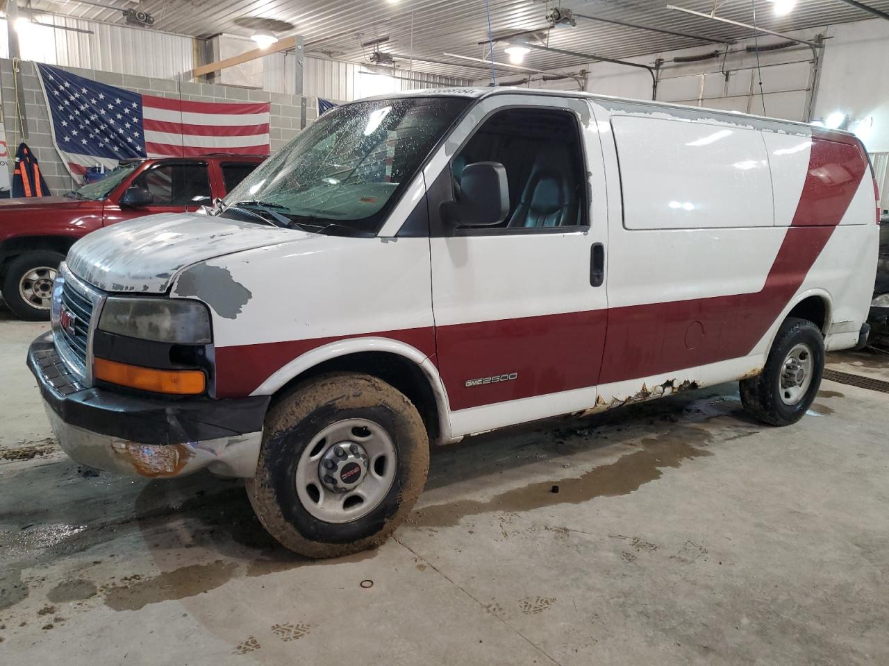 2003 GMC Savana - Image 1