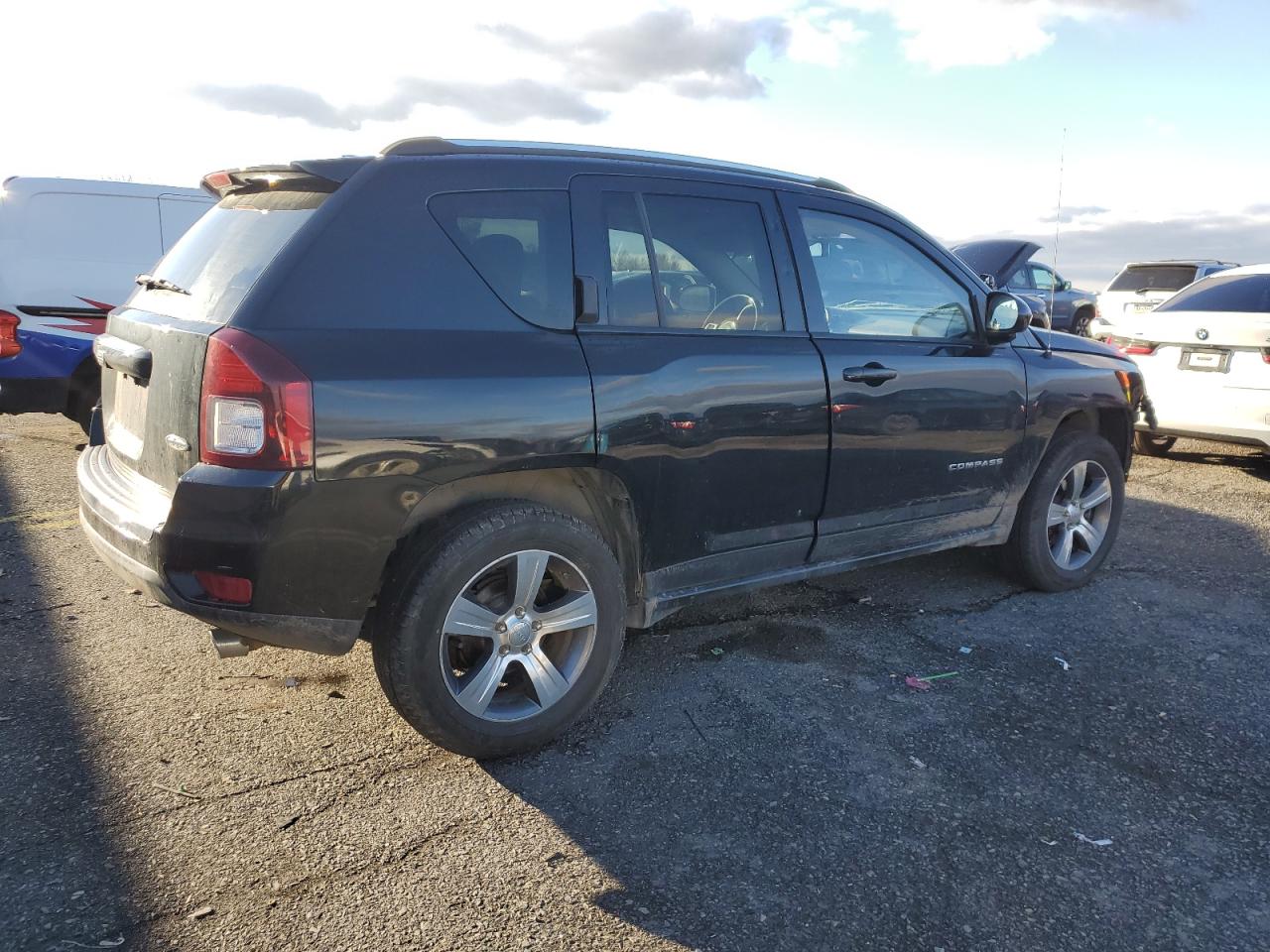 VIN 1C4NJDEB0GD795106 2016 JEEP COMPASS no.3