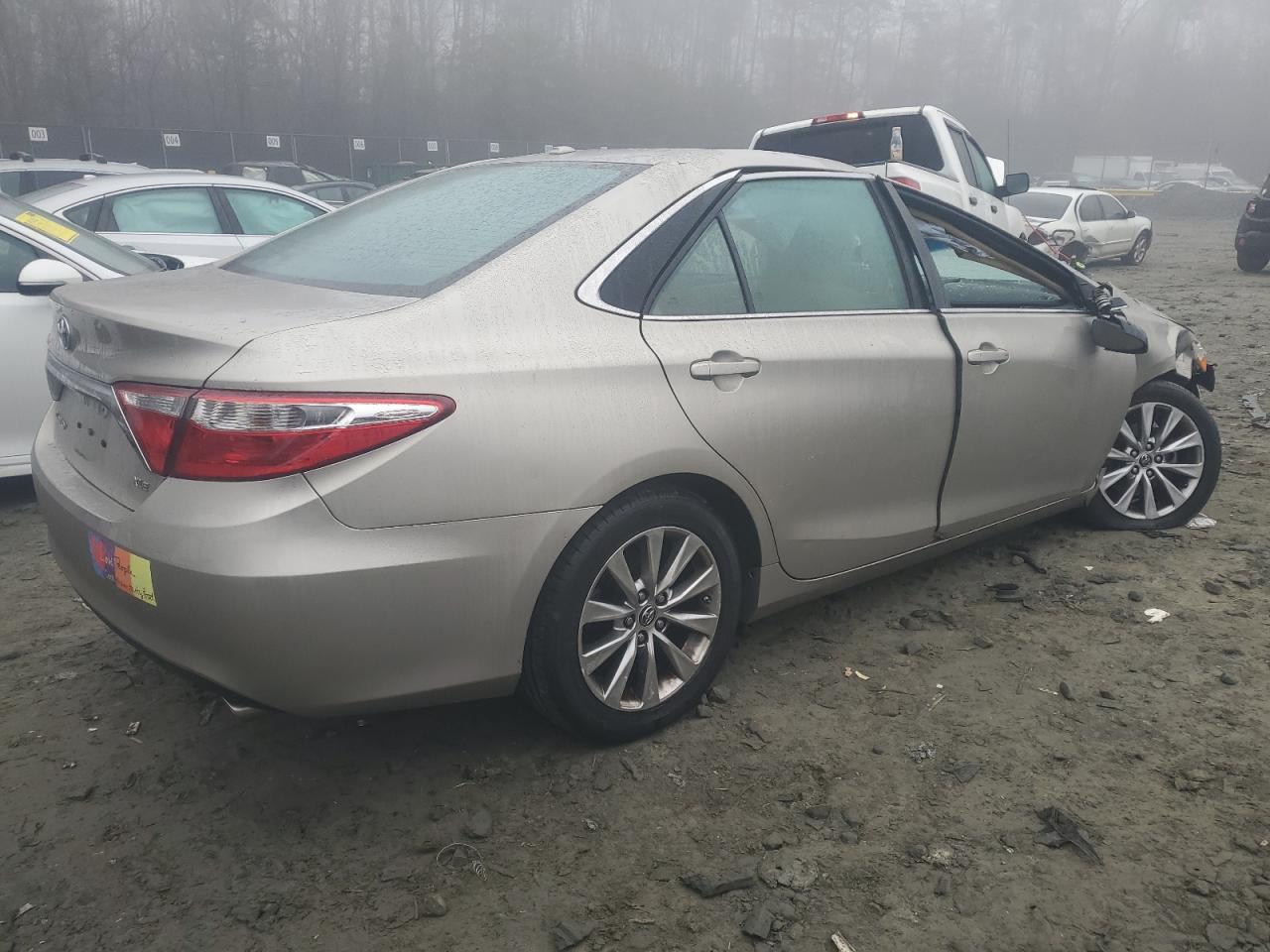 VIN 4T1BK1FK5FU564399 2015 TOYOTA CAMRY no.3