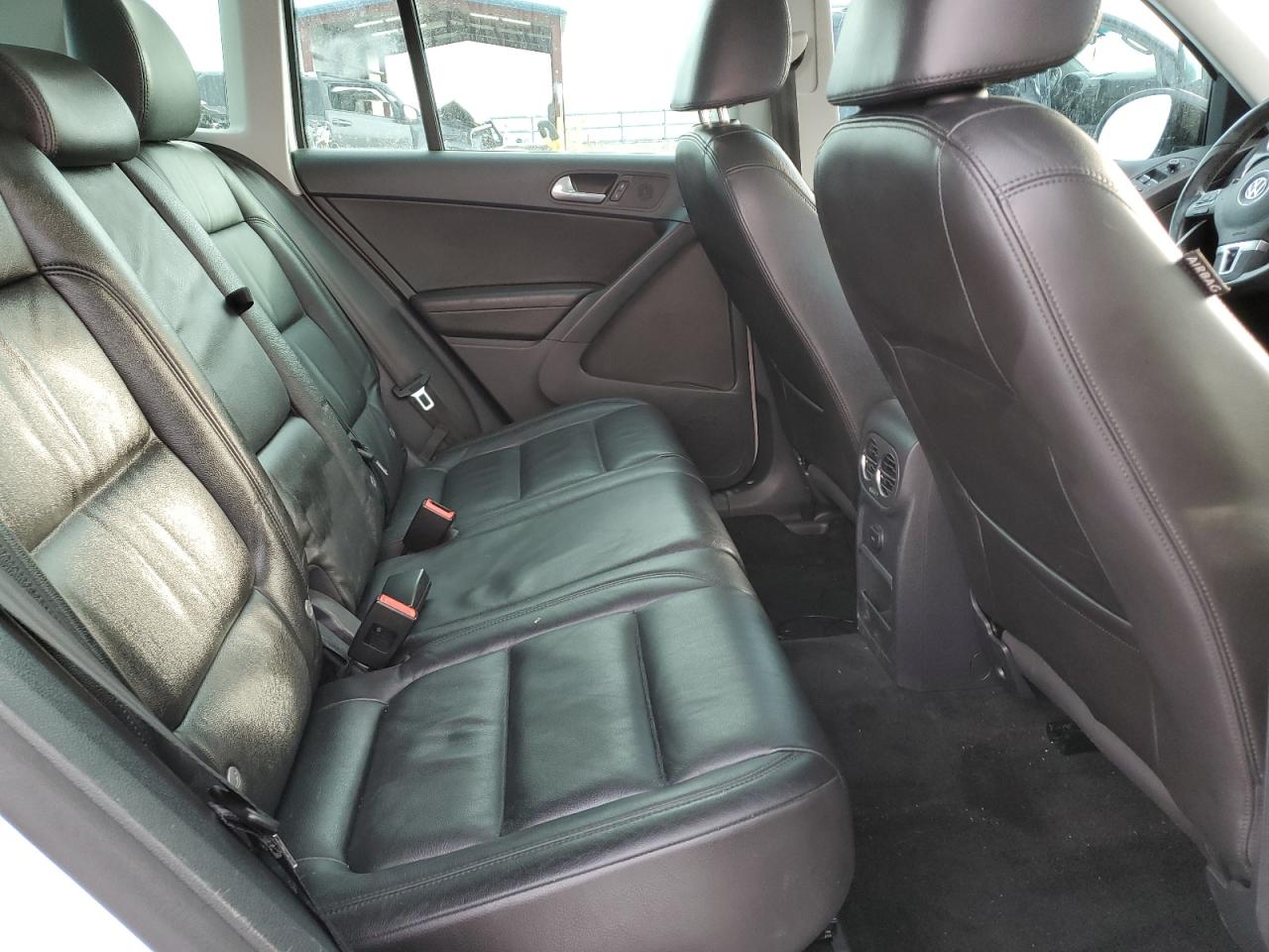 2017 Volkswagen Tiguan Sport VIN: WVGUV7AX0HK008456 Lot: 84957714