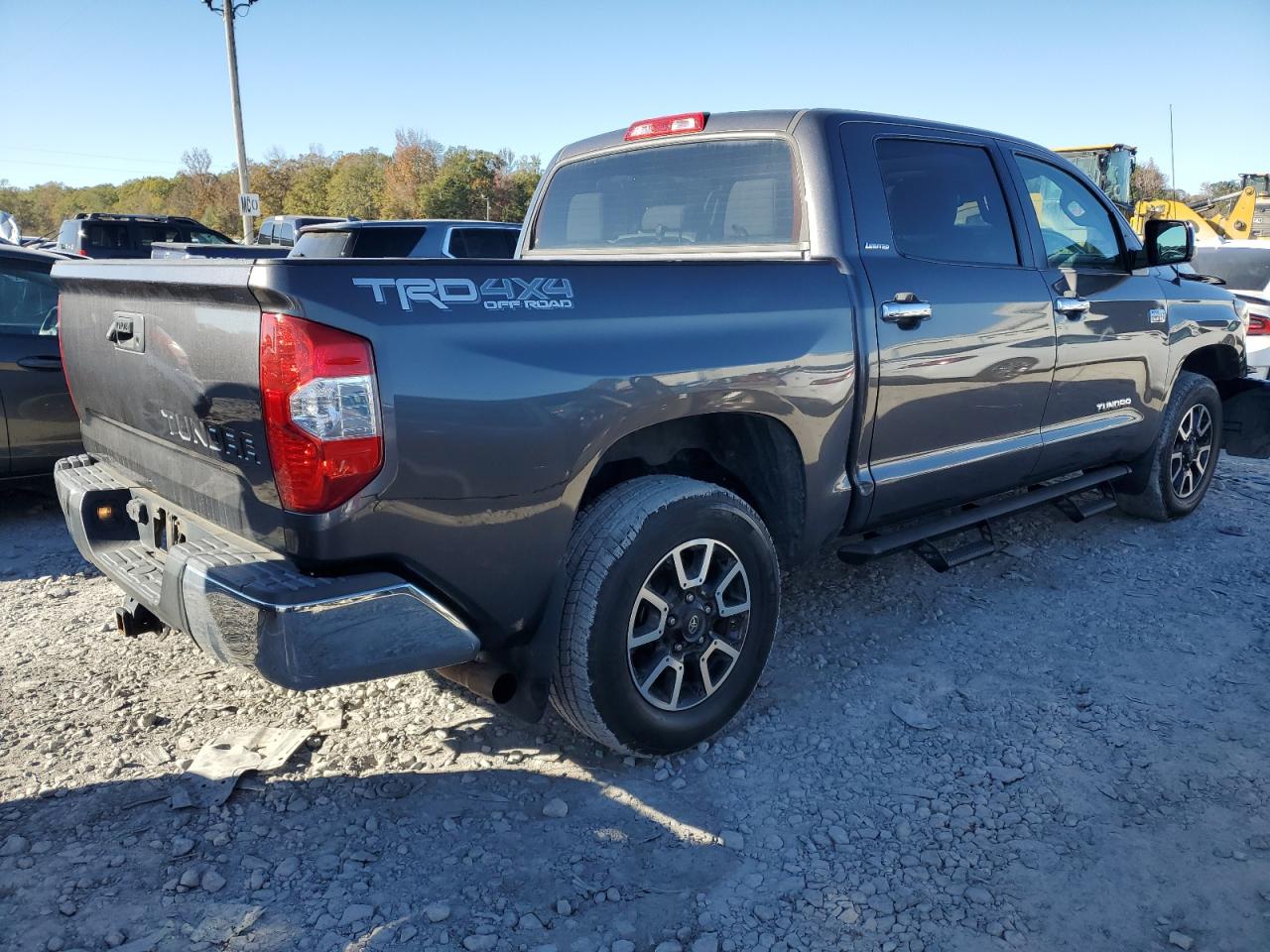 VIN 5TFHW5F13JX752279 2018 TOYOTA TUNDRA no.3