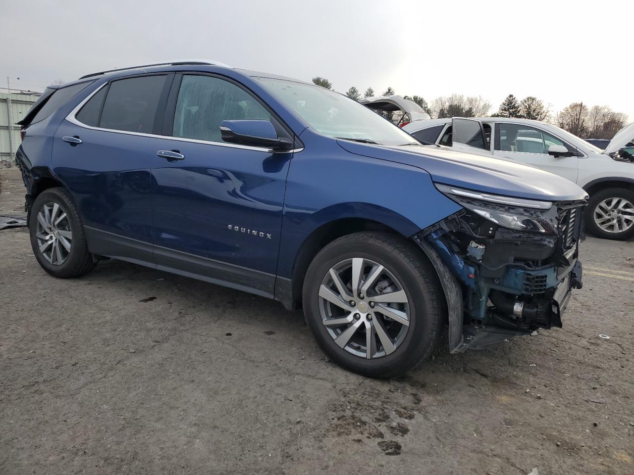 2022 Chevrolet Equinox - Image 4