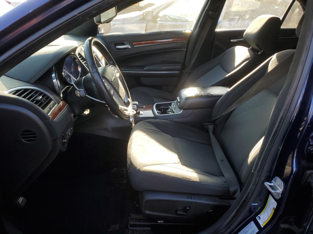 2014 Chrysler 300 - Image 7