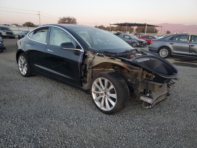  TESLA MODEL 3 2019 Черный