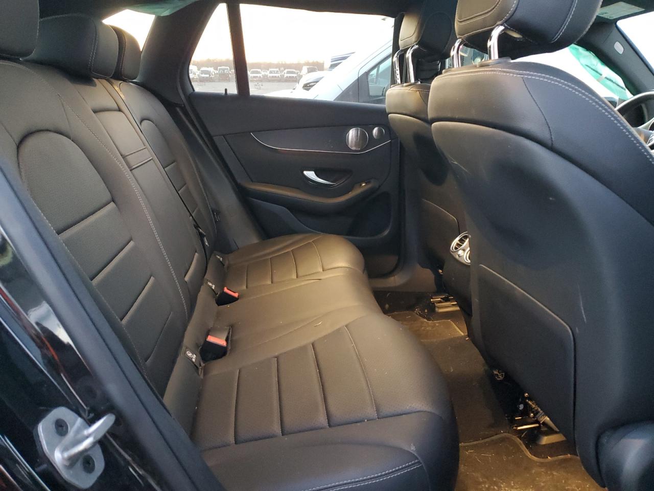 2021 Mercedes-Benz GLC - Image 11