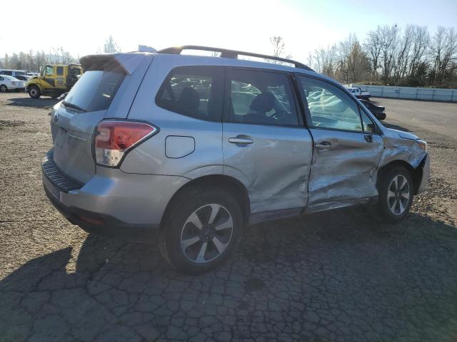  SUBARU FORESTER 2018 Серебристый