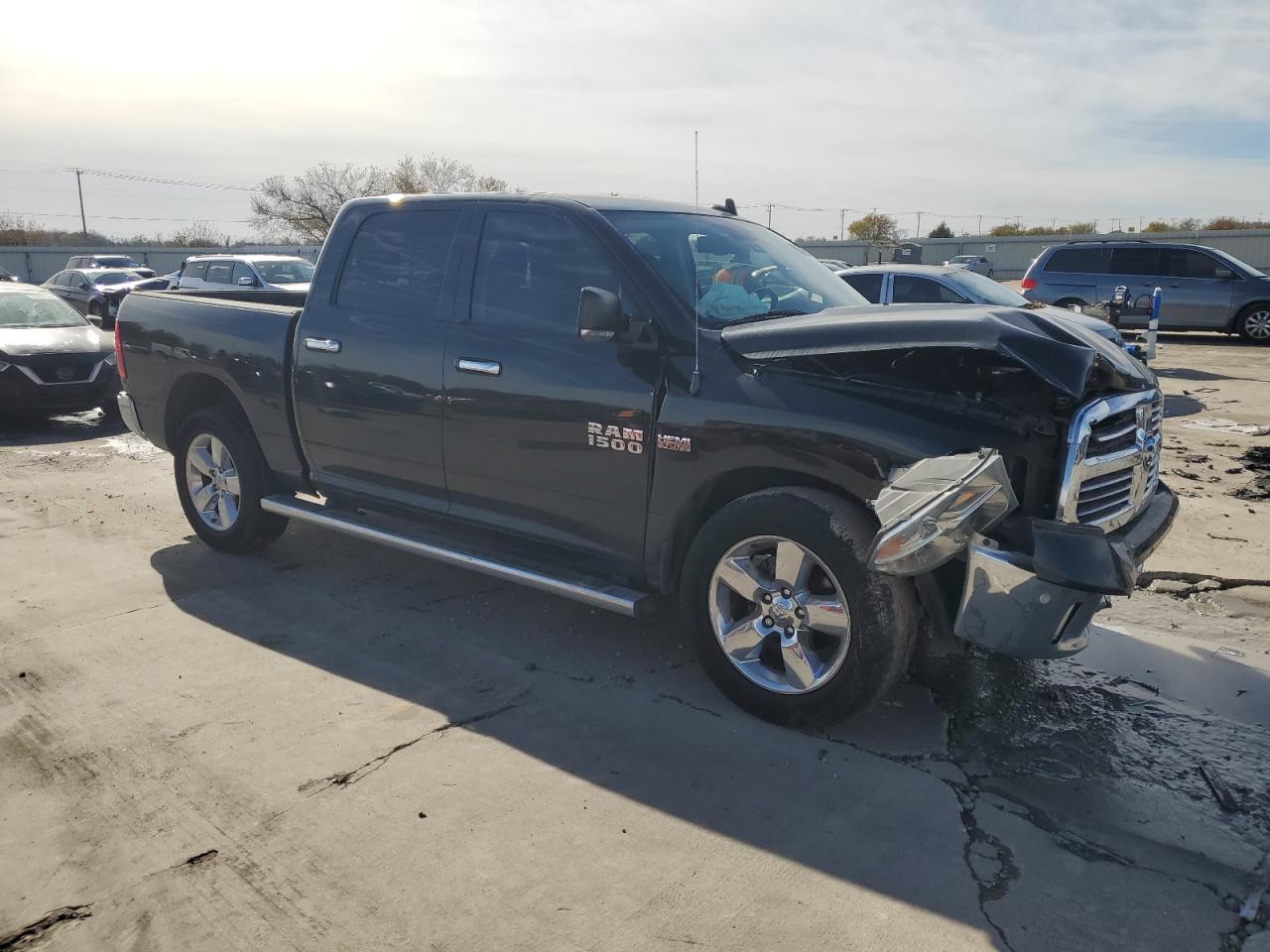2016 RAM 1500 - Image 4