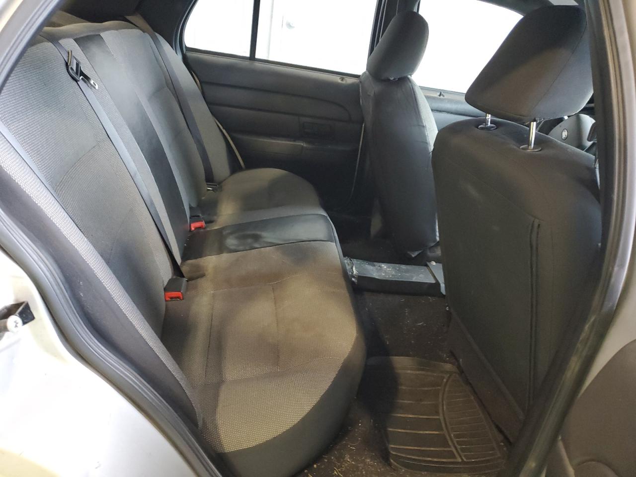 2008 Ford Crown Victoria - Image 10