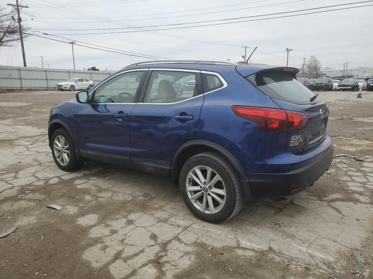 JN1BJ1CR7KW347494 2019 NISSAN ROGUE - Image 2