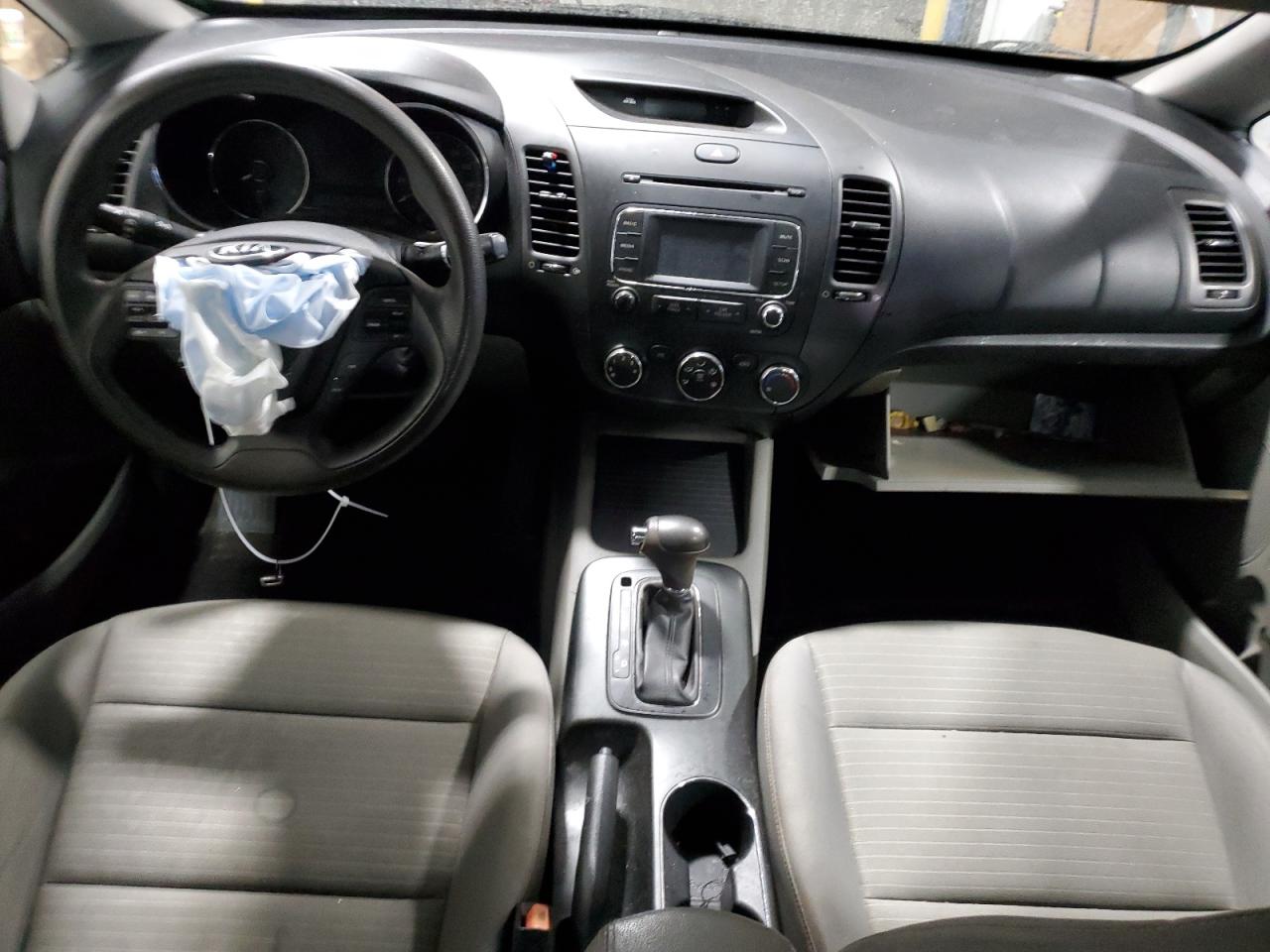 2016 Kia Forte - Image 8