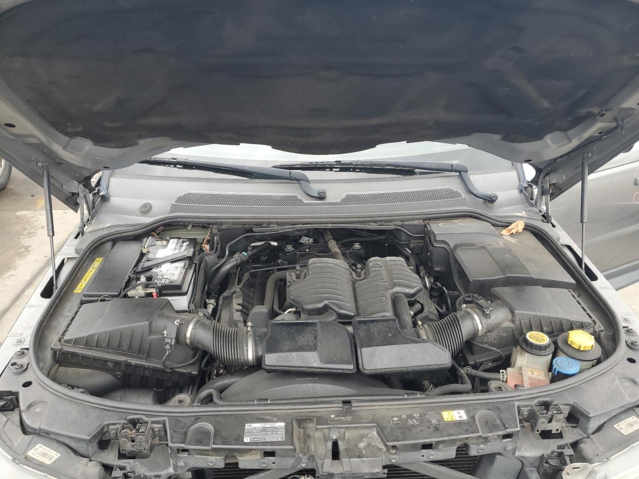 2011 Land Rover Range Rover - Image 11