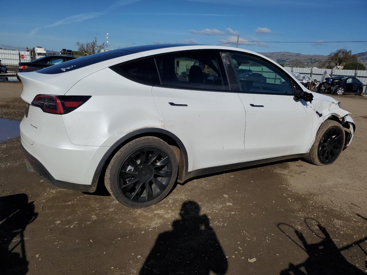 VIN 7SAYGAEE3RF043712 2024 TESLA MODEL Y no.3