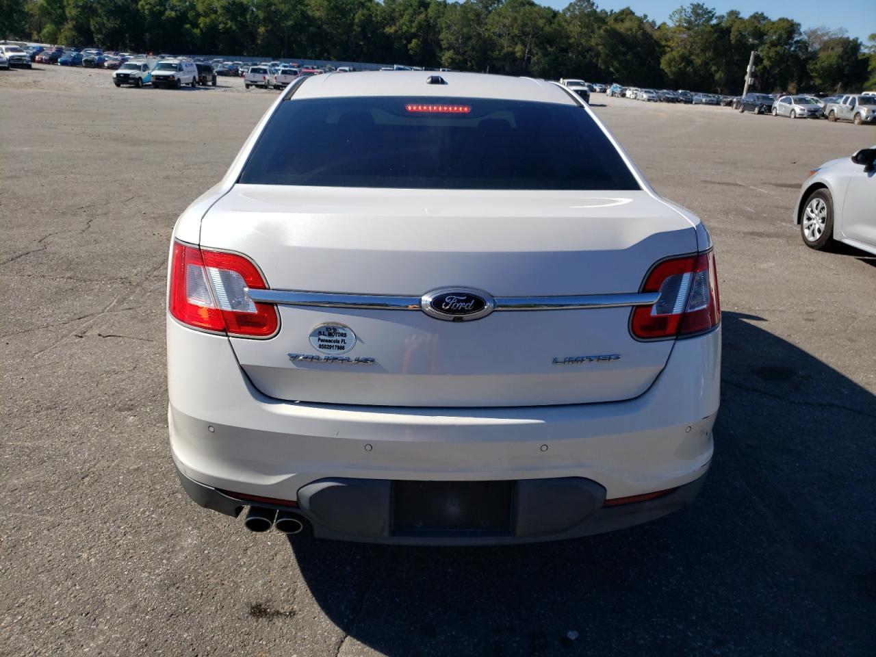2011 Ford Taurus - Image 6