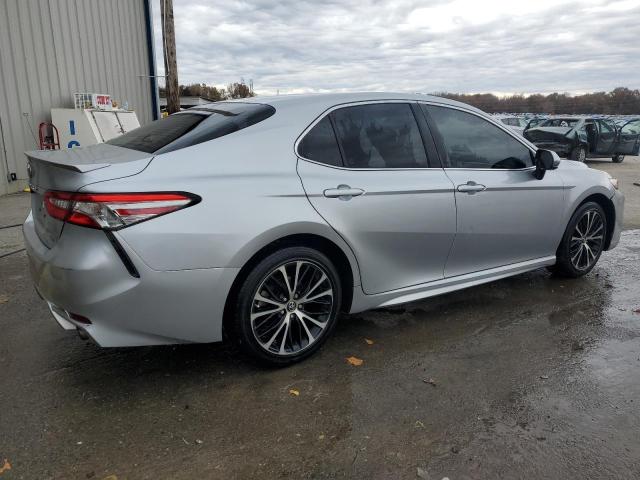  TOYOTA CAMRY 2018 Серебристый