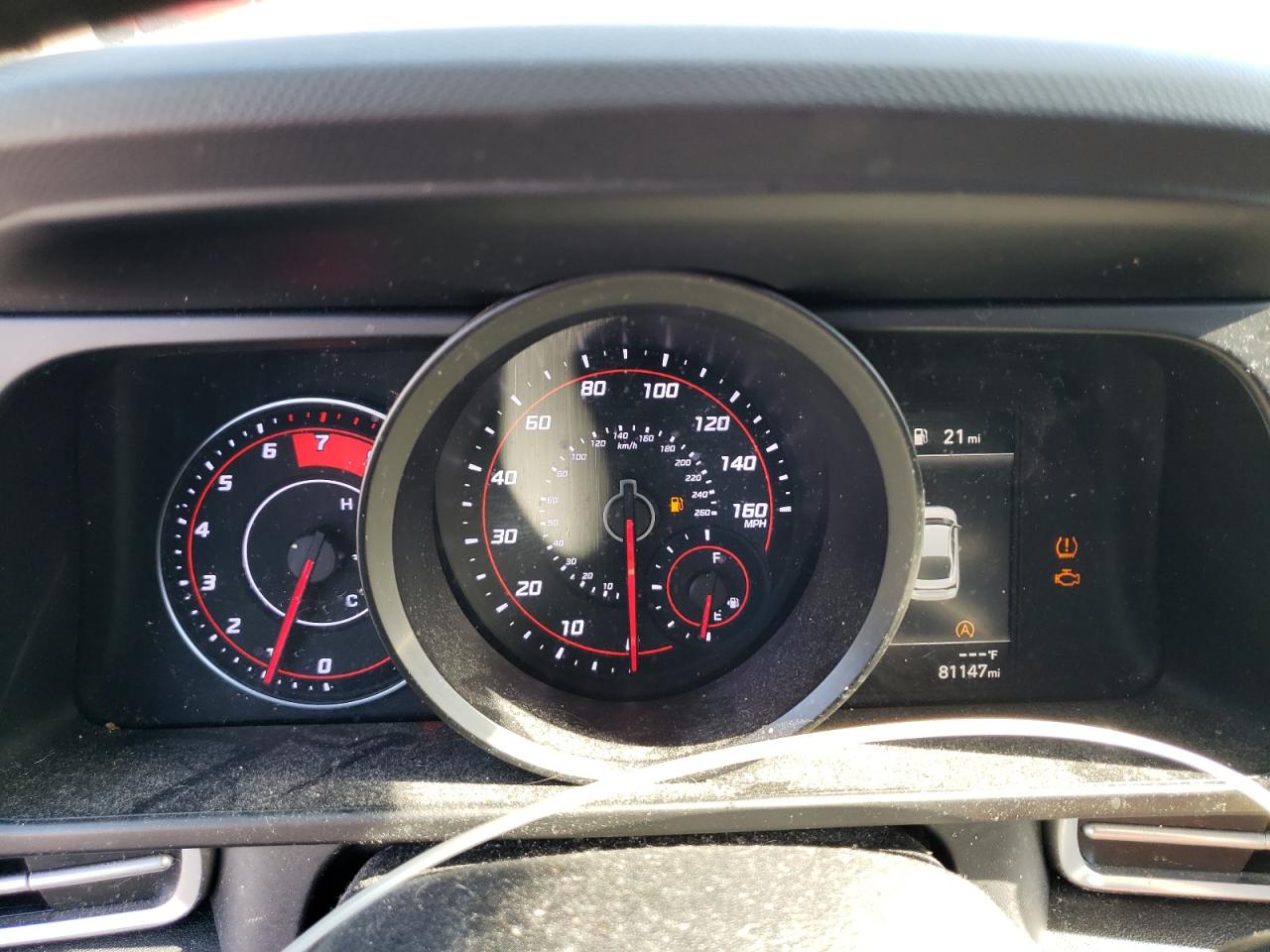 2021 Hyundai Elantra - Image 9