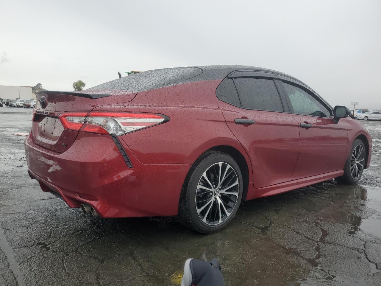 VIN 4T1B11HKXJU663423 2018 TOYOTA CAMRY no.3