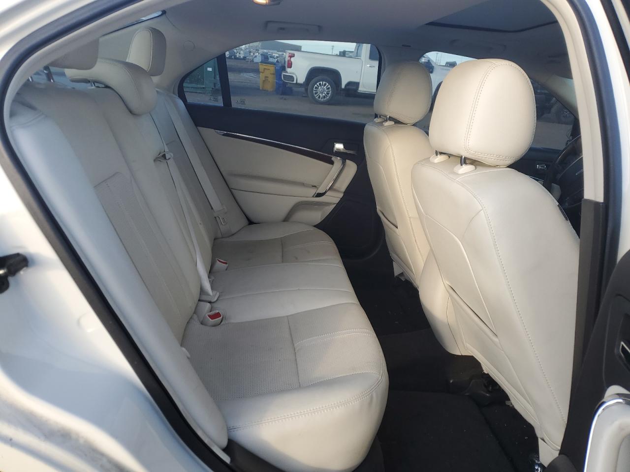 2012 Lincoln MKZ - Image 10