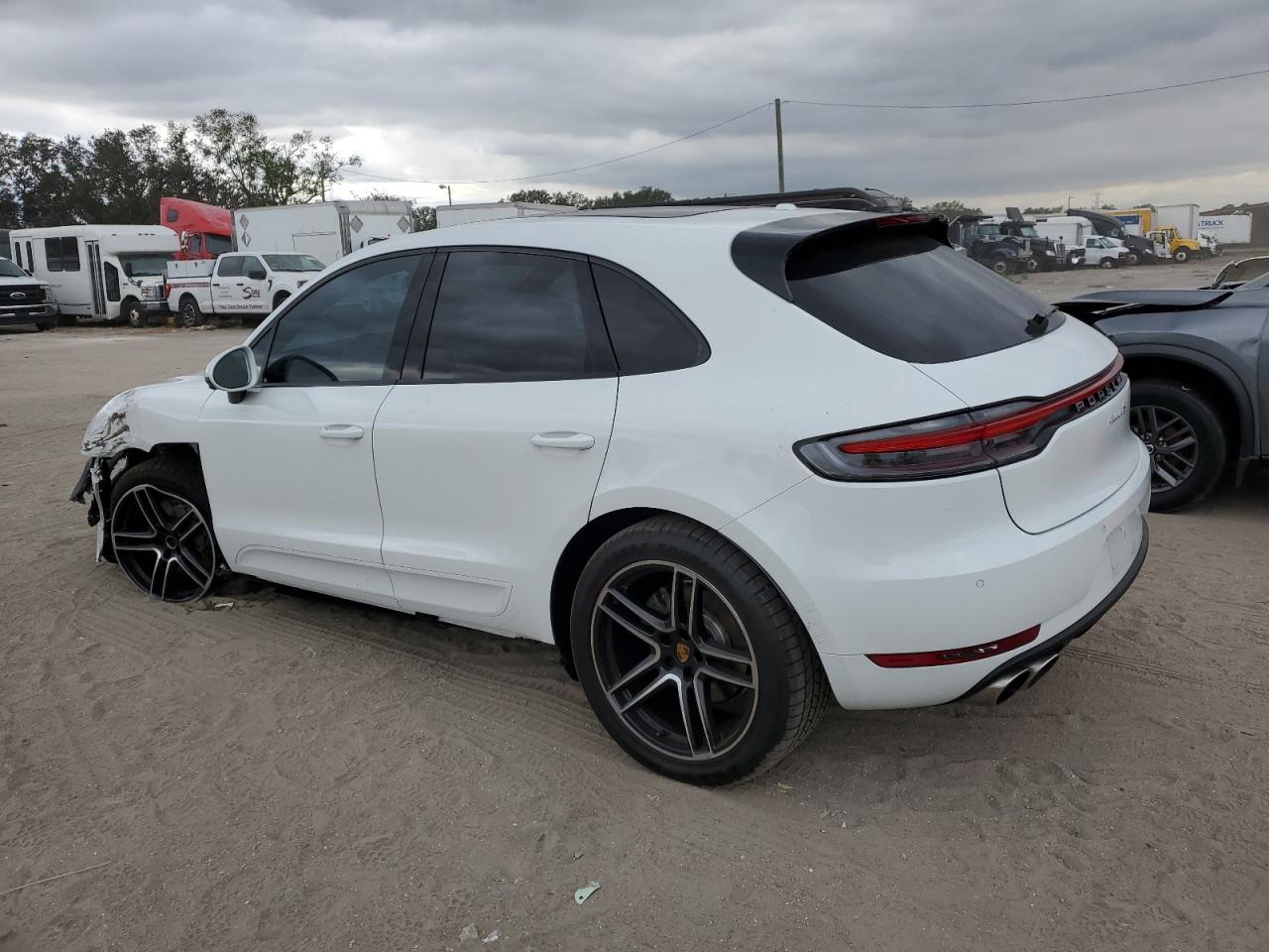 2021 Porsche Macan - Image 2