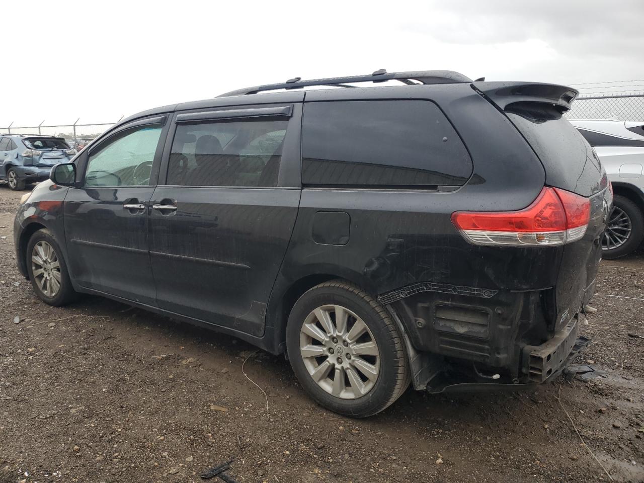 2011 Toyota Sienna - Image 2