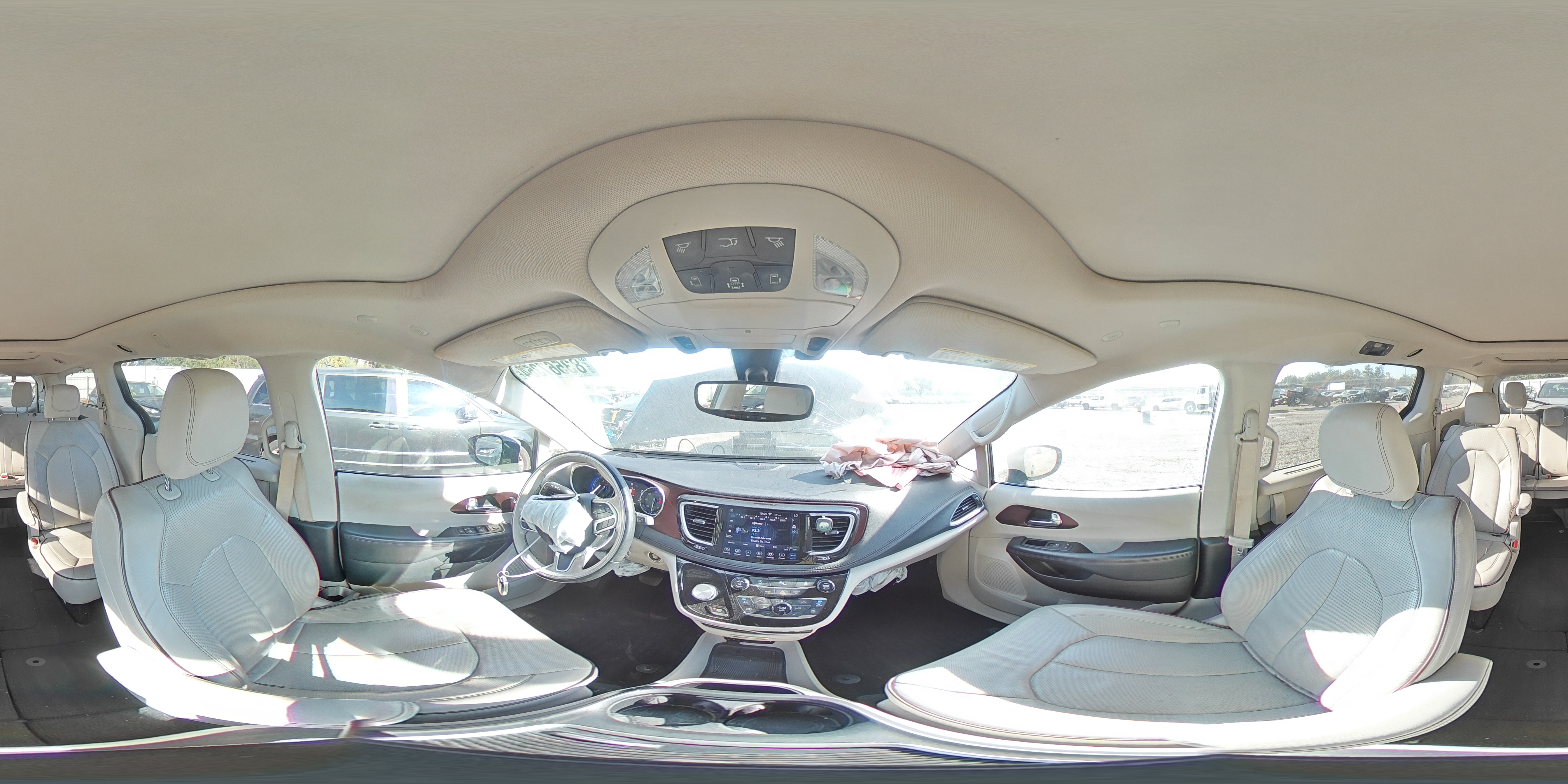2020 Chrysler Pacifica - Image 14