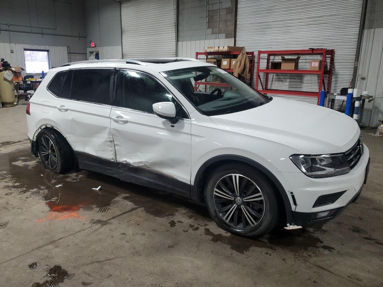 VIN 3VV2B7AX1JM111745 2018 VOLKSWAGEN TIGUAN no.4