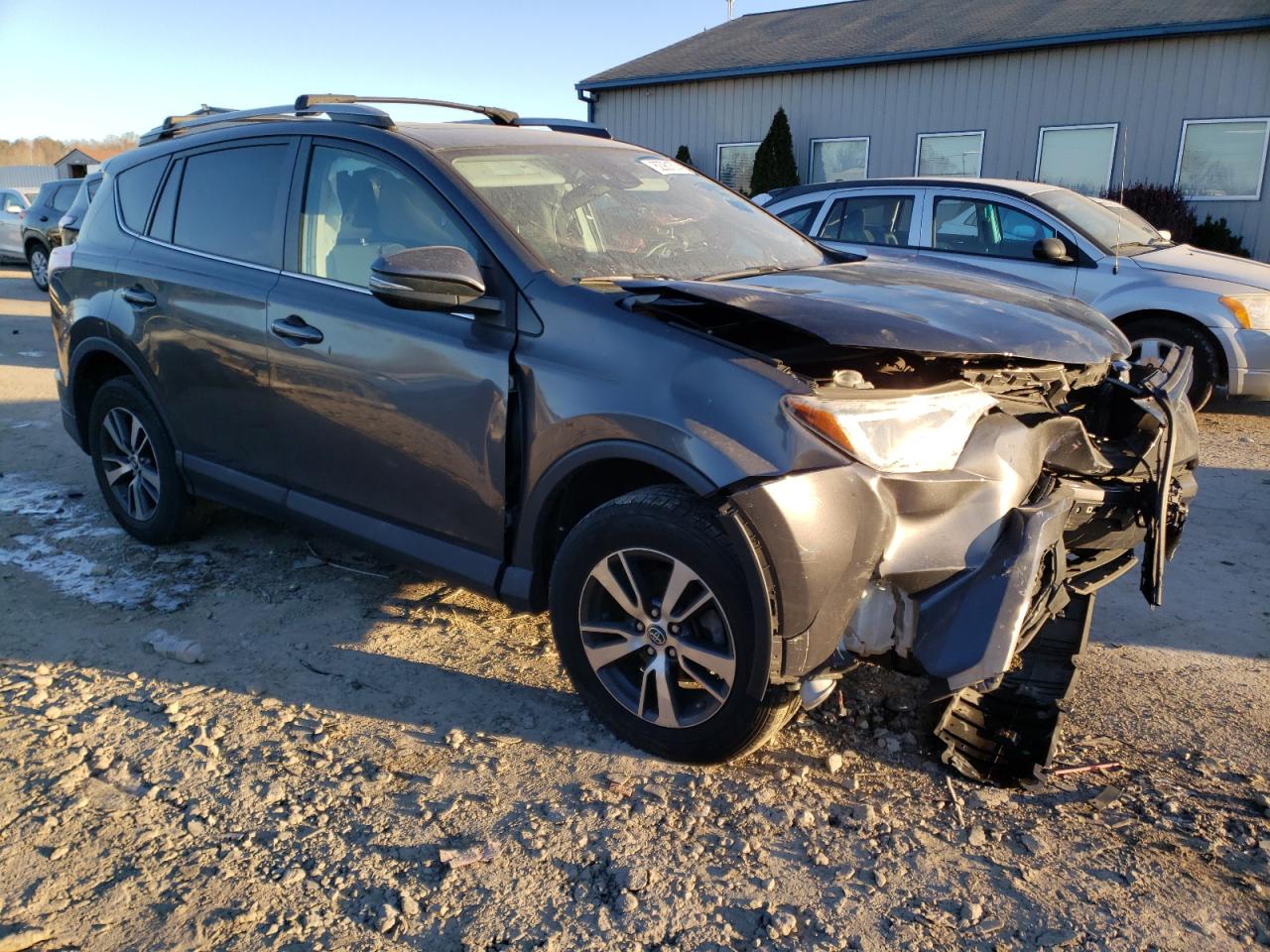 VIN 2T3WFREV8JW513589 2018 TOYOTA RAV4 no.4