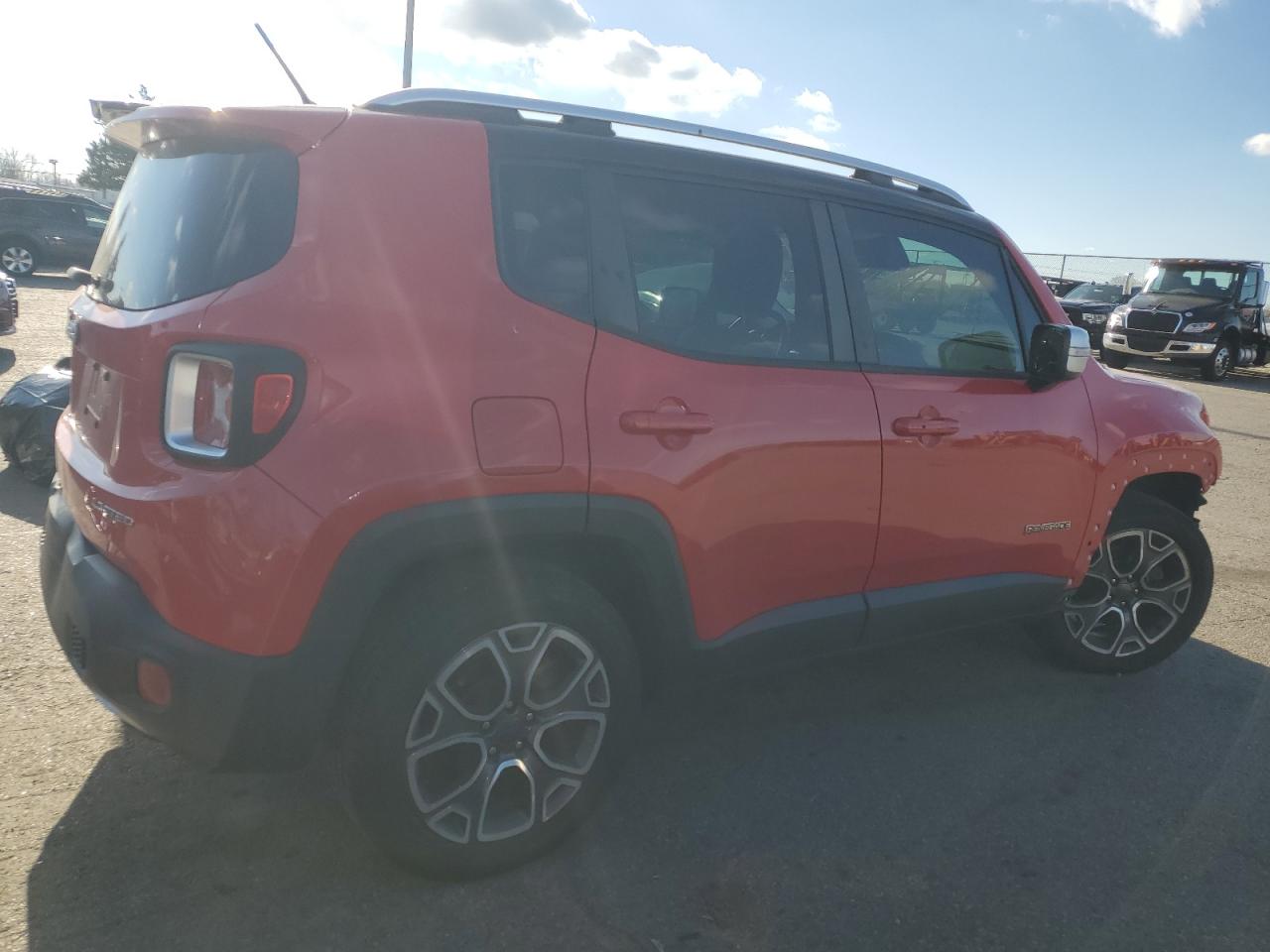 2016 Jeep Renegade - Image 3