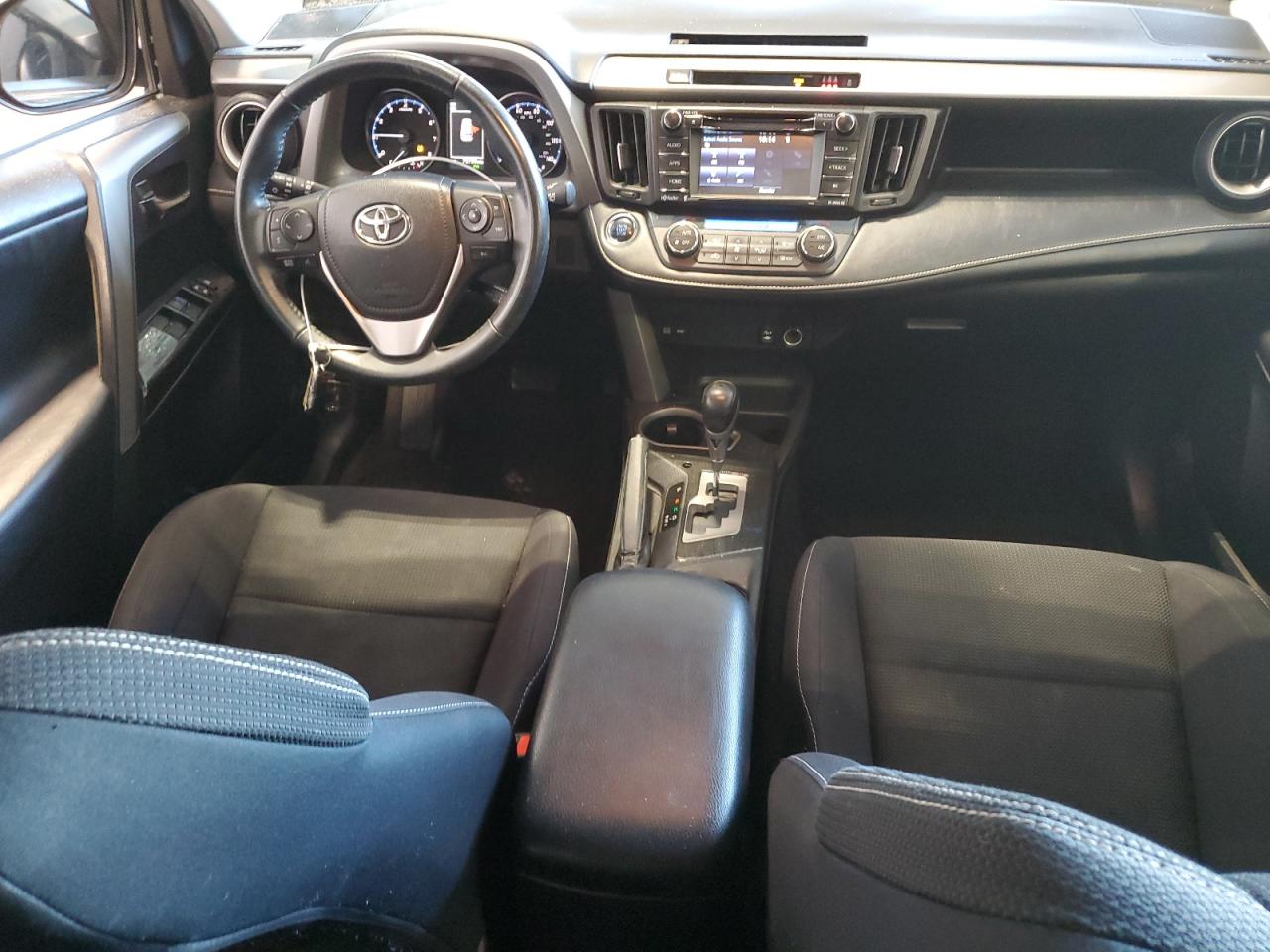 2018 Toyota RAV 4 - Image 8