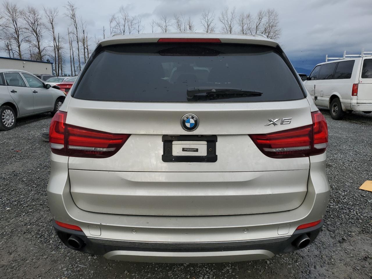 VIN 5UXKR0C53F0K67355 2015 BMW X5 no.6