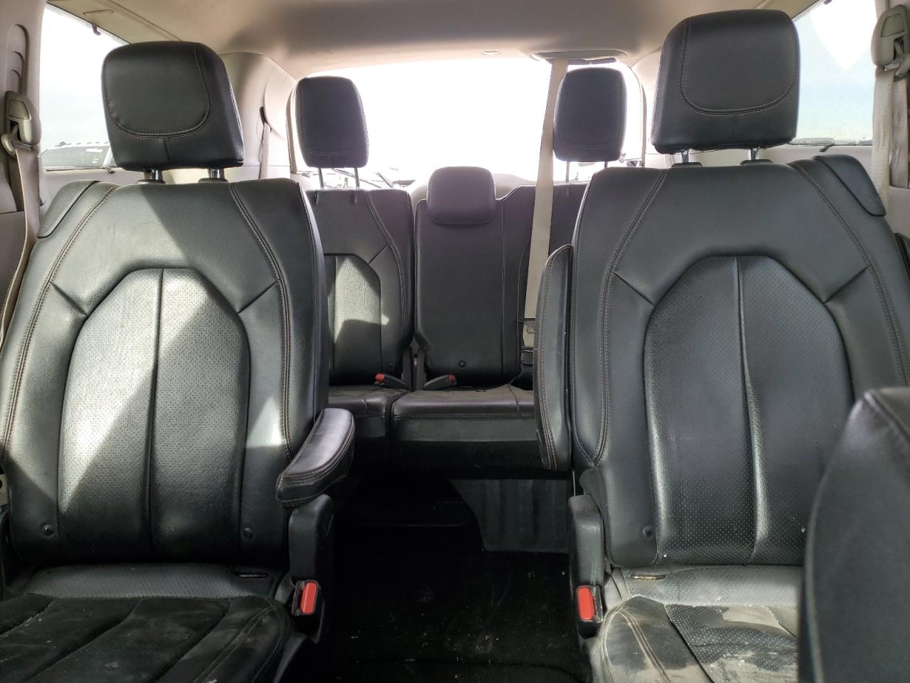 2019 Chrysler Pacifica - Image 10