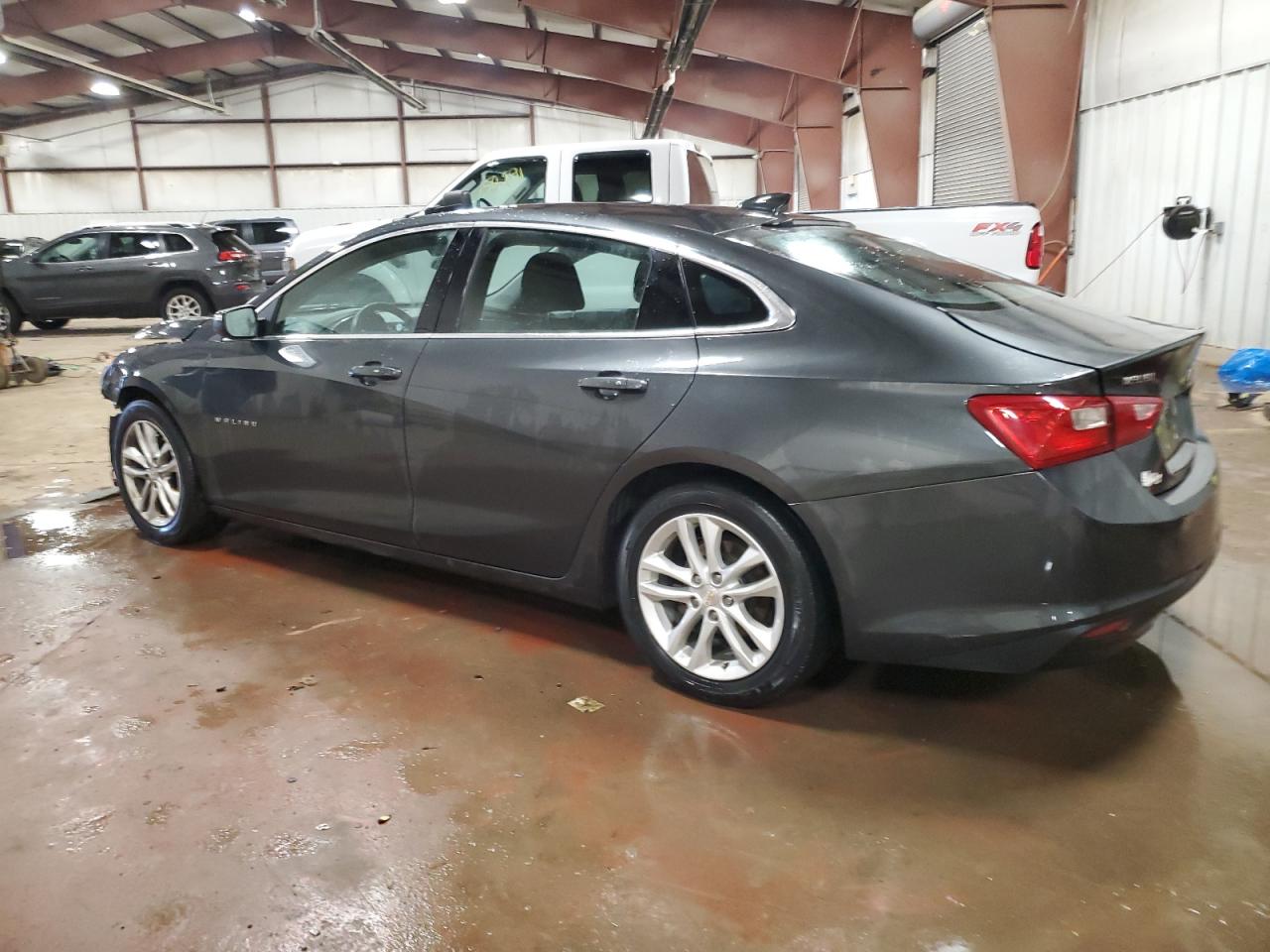 VIN 1G1ZD5ST1JF152280 2018 CHEVROLET MALIBU no.2