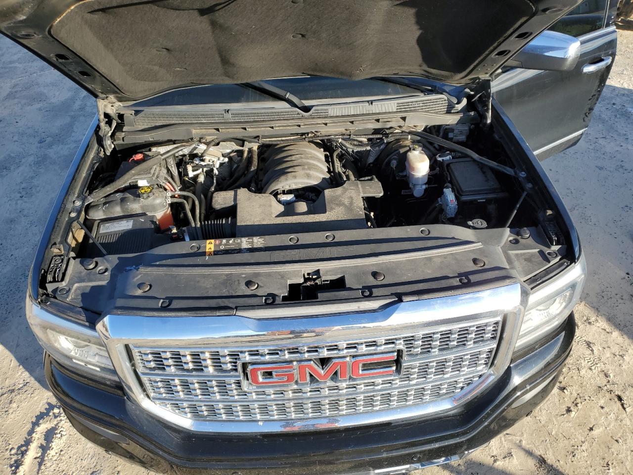 2017 GMC Sierra - Image 11