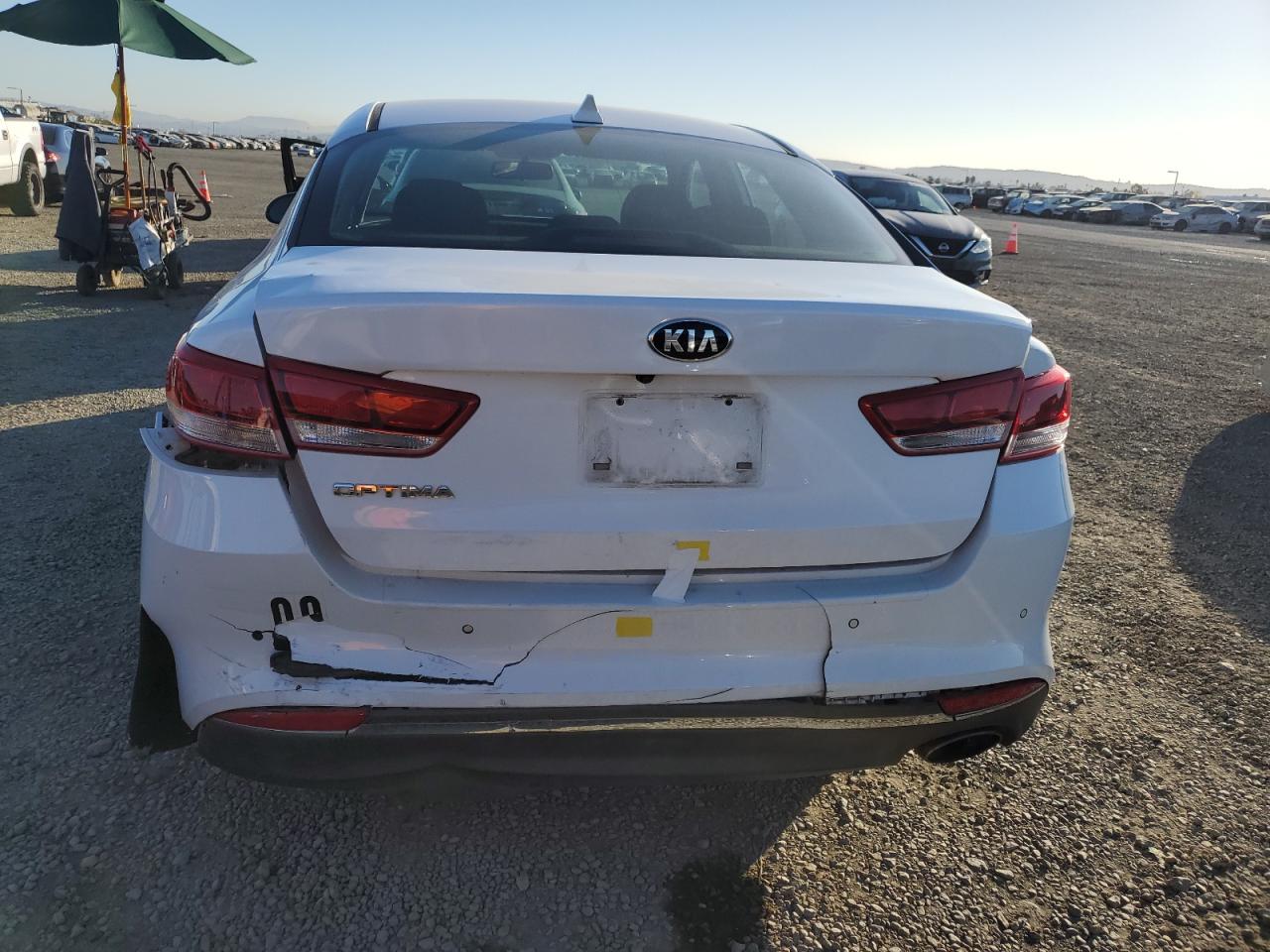 VIN 5XXGT4L37JG264061 2018 KIA OPTIMA no.6