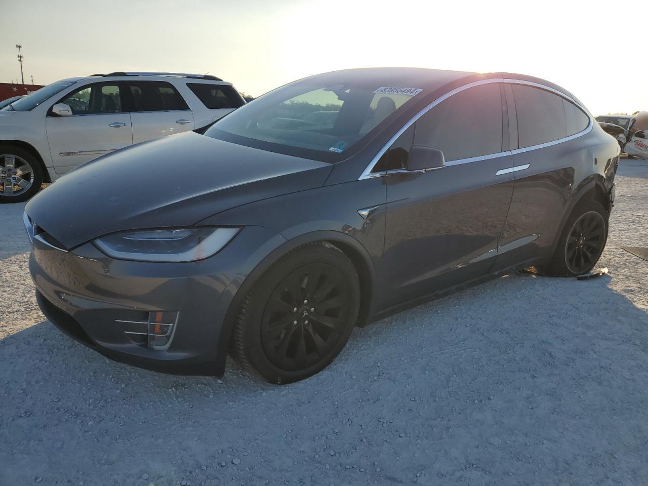 5YJXCBE22HF049774 2017 TESLA MODEL X - Image 1