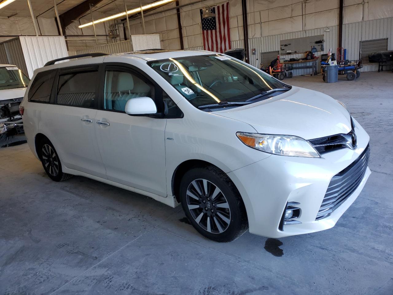 2020 Toyota Sienna - Image 4