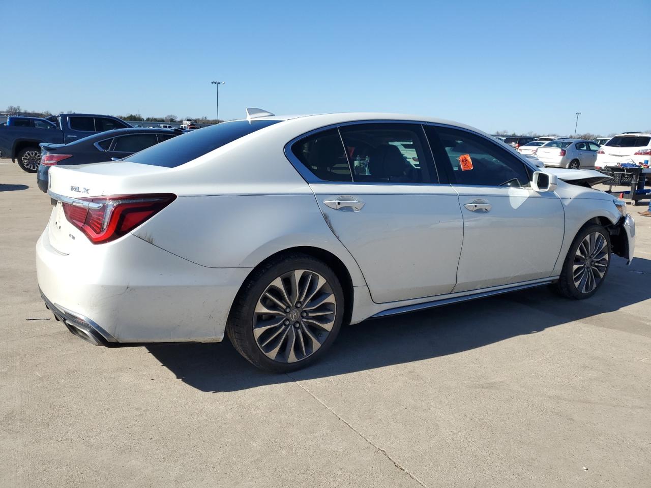 VIN JH4KC1F53JC001134 2018 ACURA RLX no.3