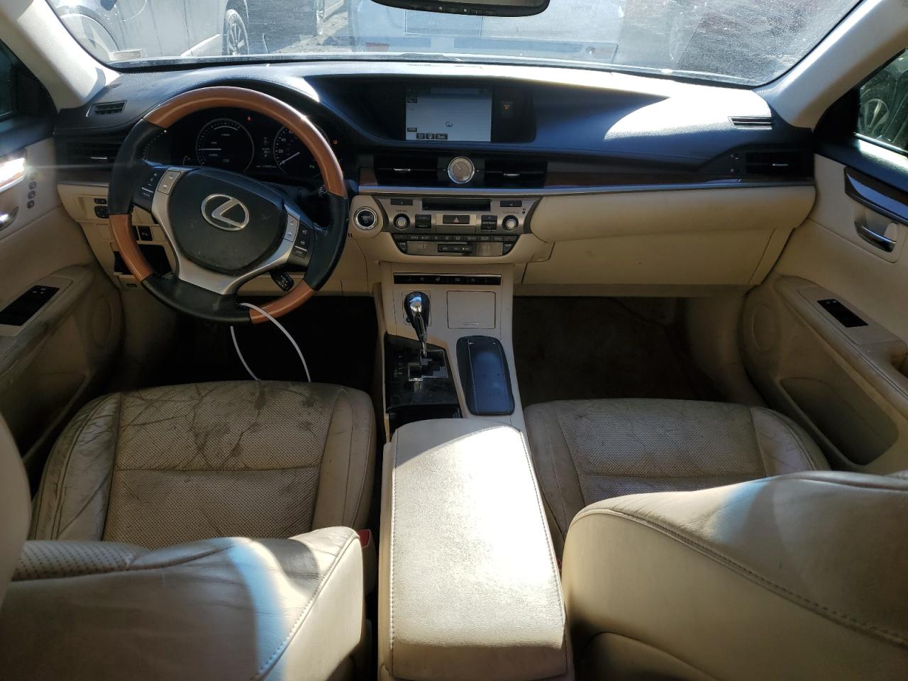 2015 Lexus ES - Image 8
