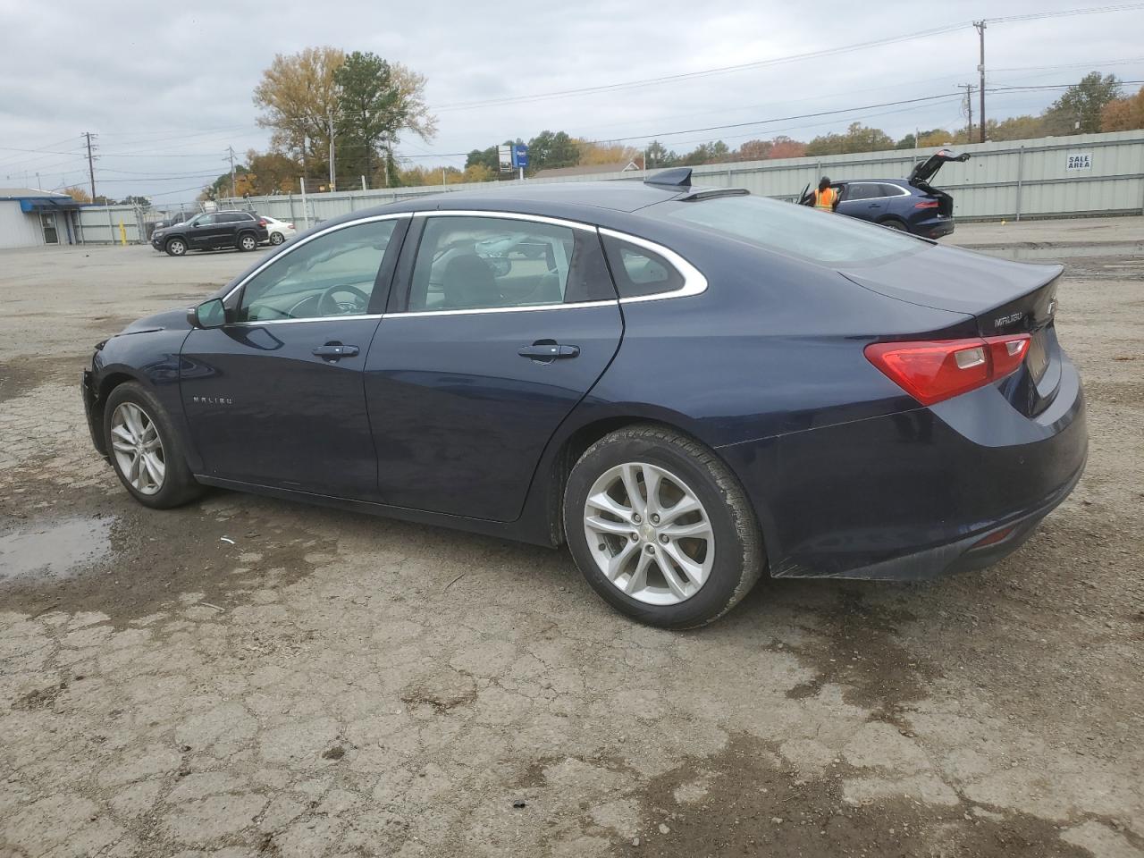 VIN 1G1ZD5ST7JF240492 2018 CHEVROLET MALIBU no.2