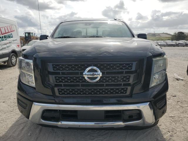  NISSAN TITAN 2021 Czarny