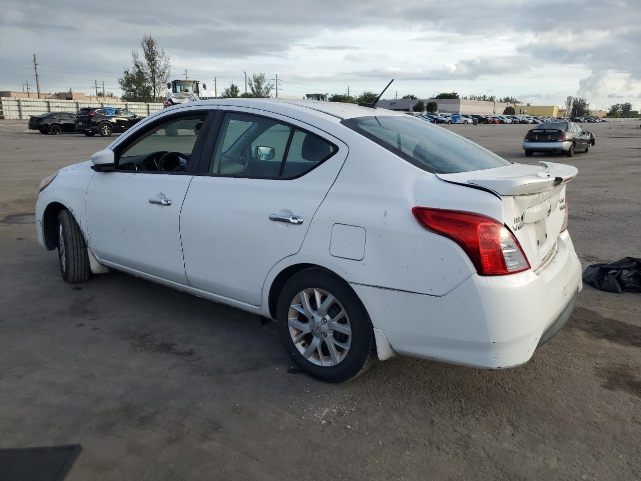 3N1CN7AP1HL856878 NISSAN VERSA 2017