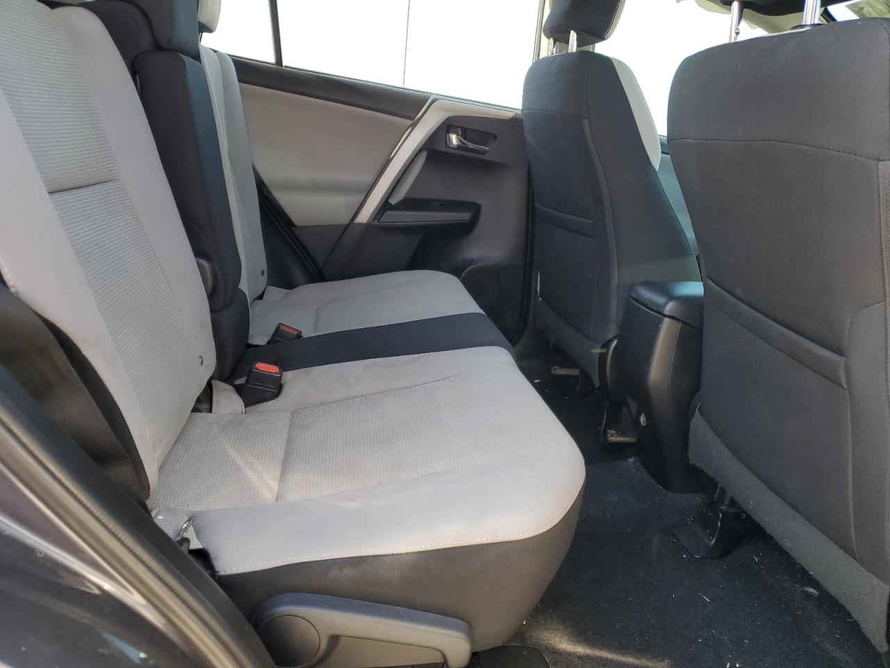 2016 Toyota RAV 4 - Image 11