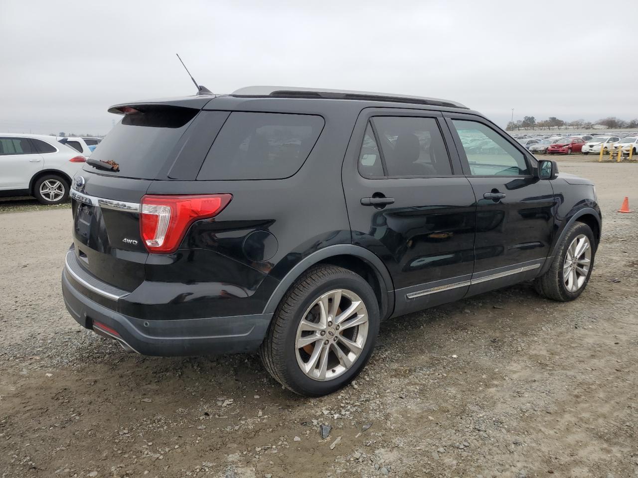 VIN 1FM5K8D84JGB32231 2018 FORD EXPLORER no.3