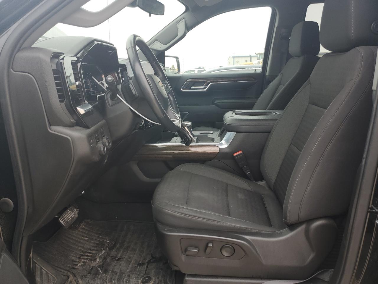 2022 Chevrolet Silverado - Image 7