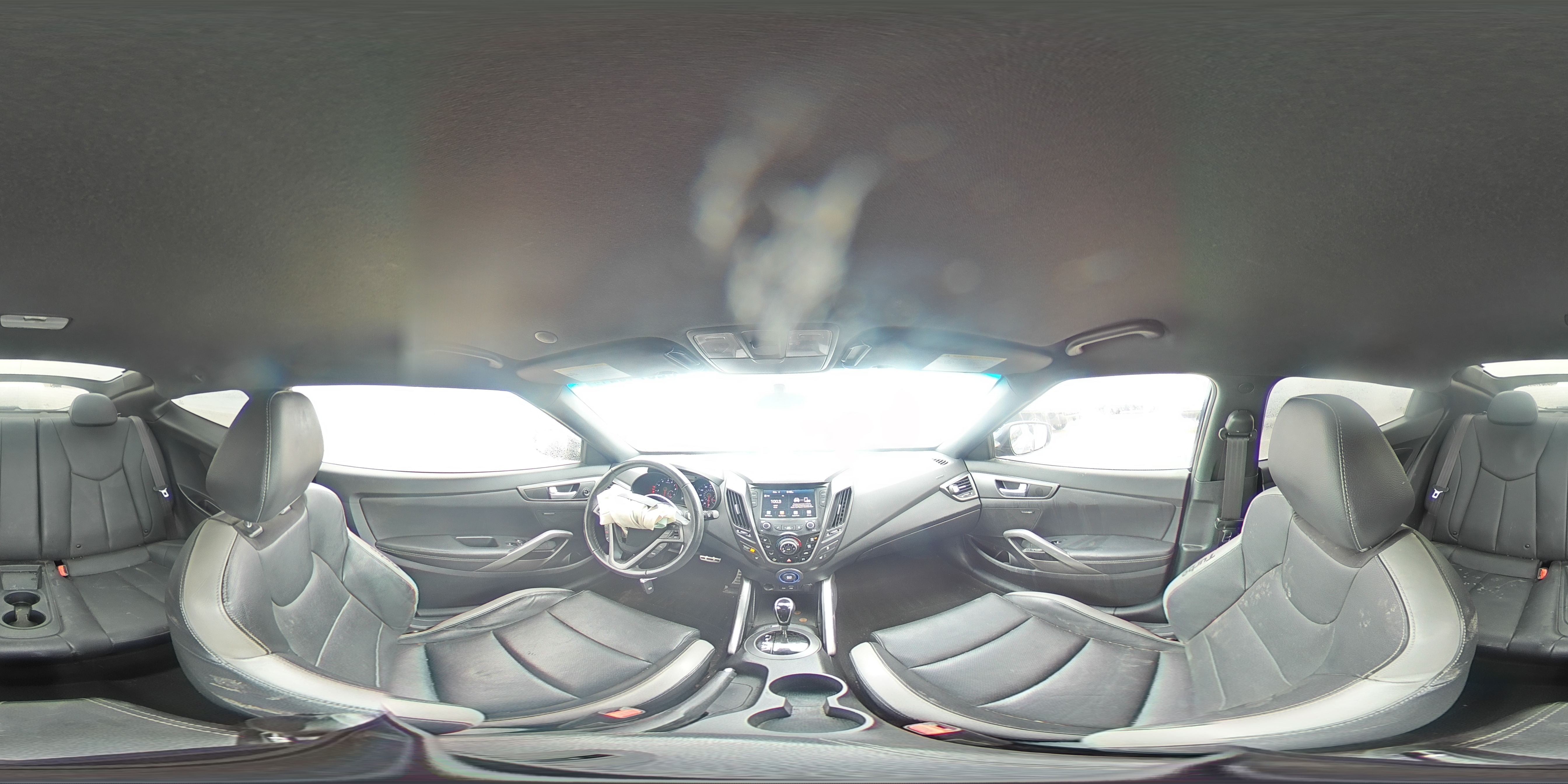 2017 Hyundai Veloster - Image 12