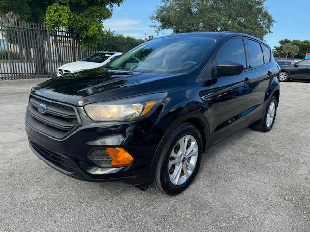  FORD ESCAPE 2018 Czarny