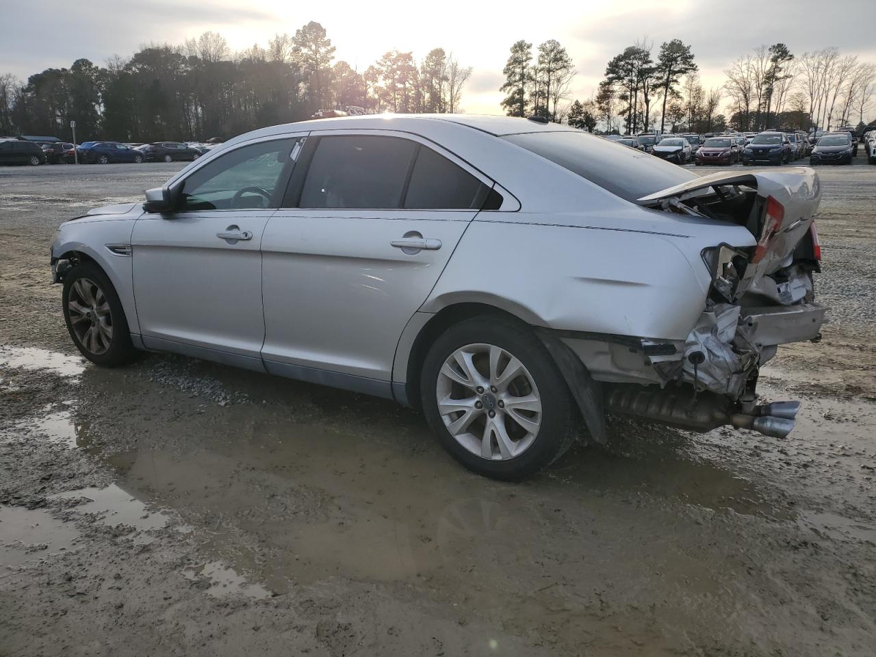 2011 Ford Taurus - Image 2