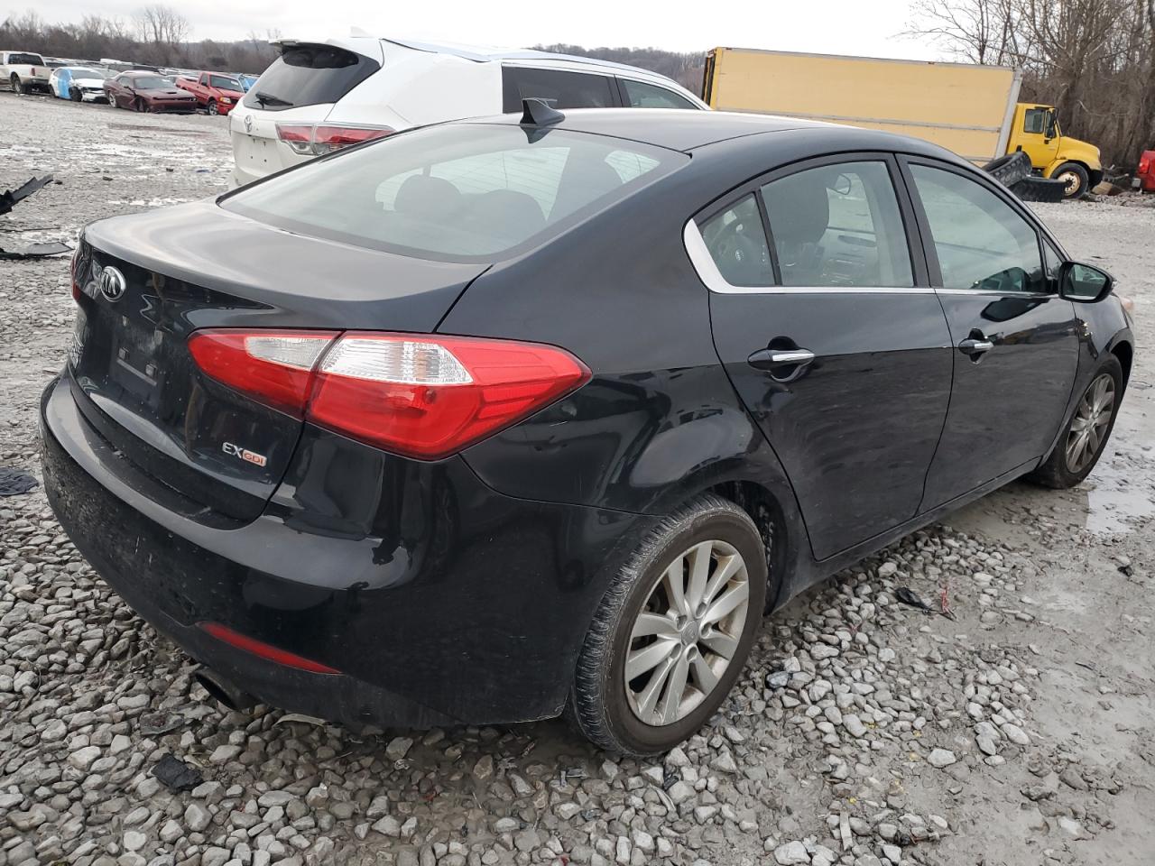 VIN KNAFX4A88F5307863 2015 KIA FORTE no.3