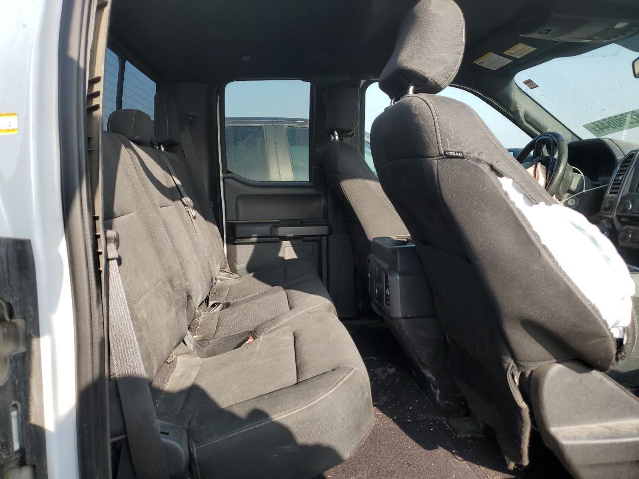 2016 Ford F-150 - Image 10