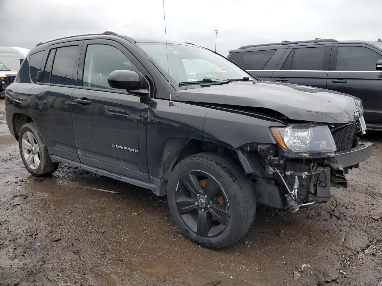 VIN 1C4NJCEA4FD171678 2015 JEEP COMPASS no.4