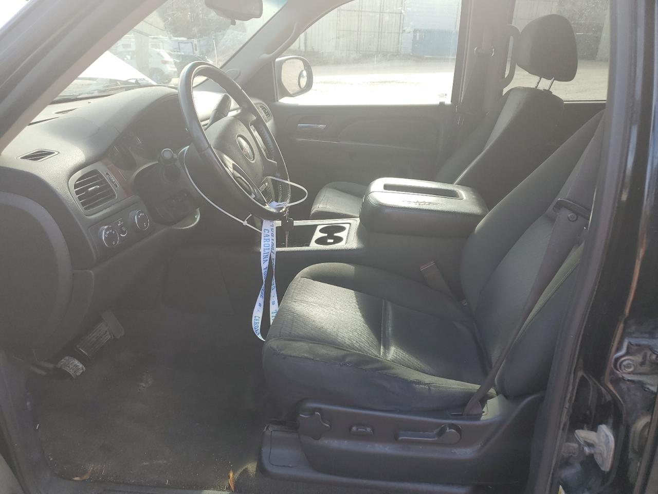 2011 GMC Yukon Xl K1500 Sle VIN: 1GKS2HE32BR387917 Lot: 84555074